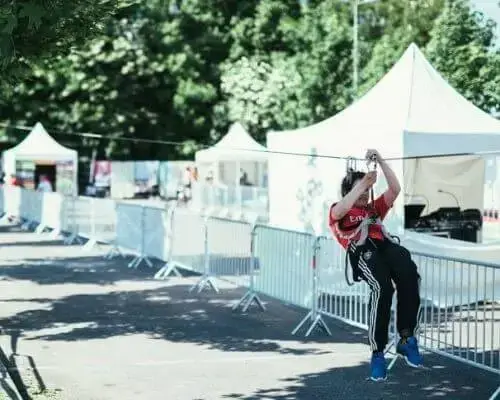Tyrolienne éphémère : sensations fortes garanties !